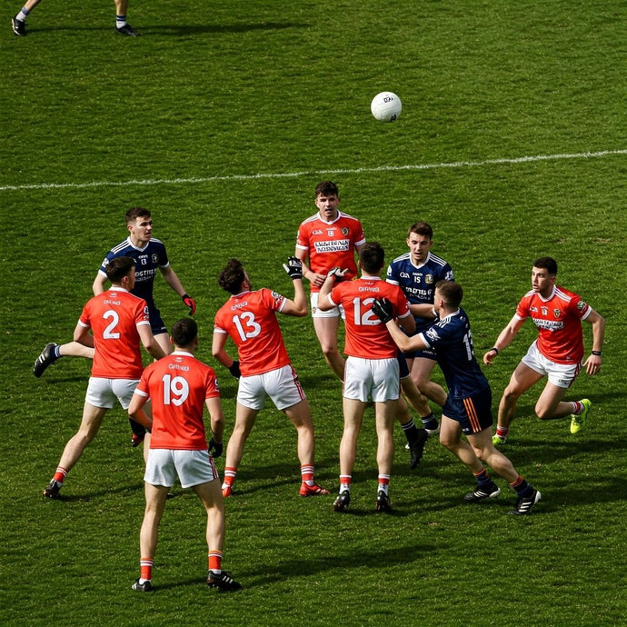 Discover the magic of Gaelic Football: An intriguing mix of speed, agility and tradition