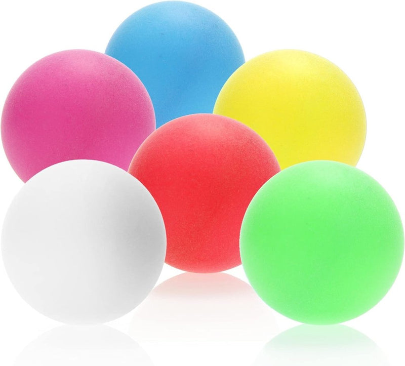 Laad afbeelding in Galerijviewer, Een set van 24 levendige tafeltennisballen in roze, blauw, geel, wit, rood en groen zijn bij elkaar gerangschikt. Gemaakt van duurzaam plastic, zijn deze ballen ideaal voor pingpong of om tentoon te stellen.
