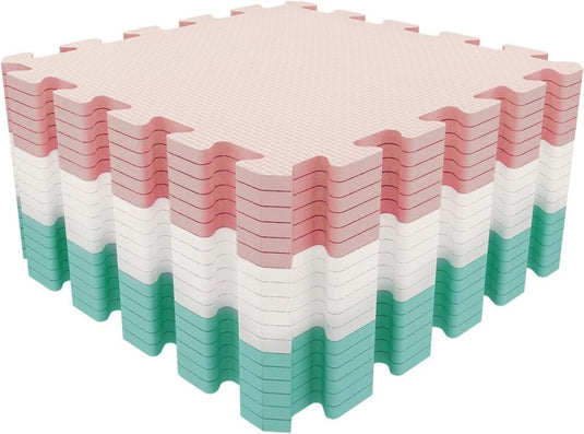 Onze zachte, in elkaar grijpende puzzelmat, in een hoek gelegd in levendige rode, witte en groene lagen, transformeert uw vloer in een veilige, comfortabele ruimte!.