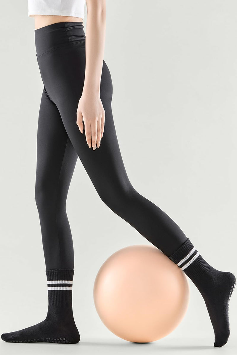 Laad afbeelding in Galerijviewer, Pilates antislip sokken 3 paar met siliconen grip – yoga sokken – fitness sokken
