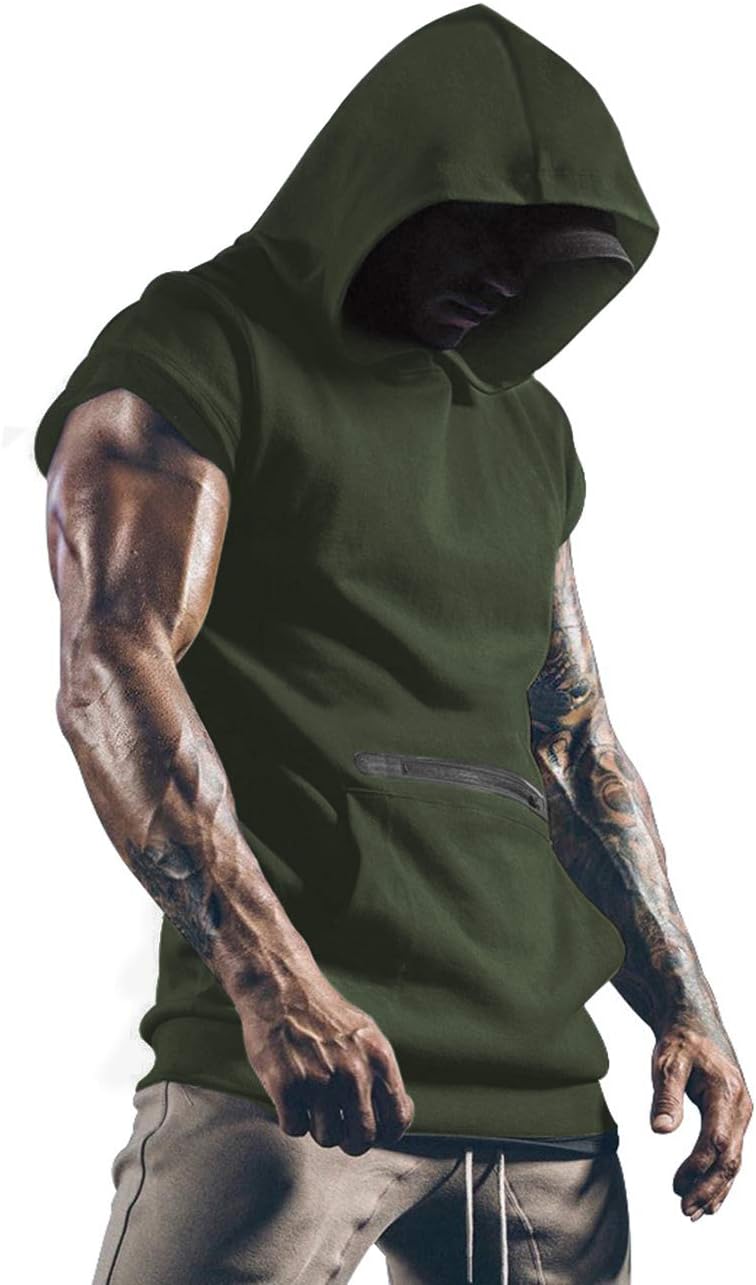 Laad afbeelding in Galerijviewer, Een gespierd persoon in sportieve uitrusting - een 💪 Mouwloze hoodie die beweegt zoals jij, functioneel en stijlvol in donkergroen - staat met het hoofd omlaag en gebalde vuisten, klaar voor elke training.
