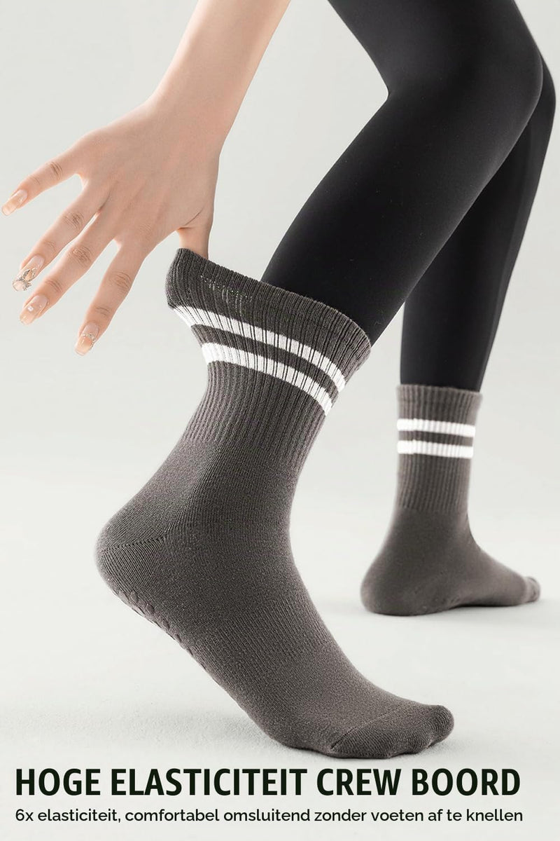 Laad afbeelding in Galerijviewer, Pilates antislip sokken 3 paar met siliconen grip – yoga sokken – fitness sokken
