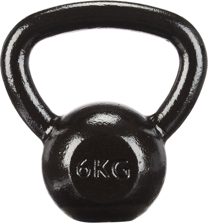 Laad afbeelding in Galerijviewer, De strakke, zwarte 6 kg zware kettlebell schittert tegen de witte achtergrond, ideaal voor krachttraining thuis. 💪 Bouw kracht en uithoudingsvermogen met deze robuuste kettlebell!.
