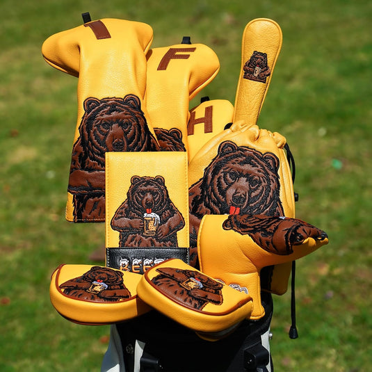 Golf scorekaarthouder van kunstleer met berenborduurwerk inclusief 10 scorekaarten en potlood – yardageboek – golfscoreboek