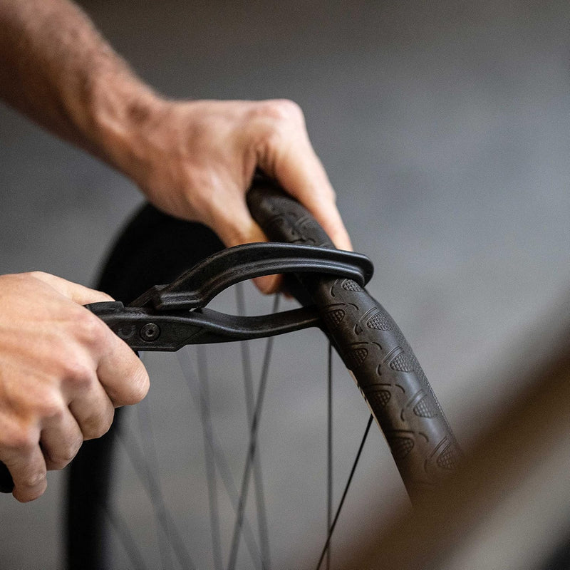 Laad afbeelding in Galerijviewer, BBB Cycling EasyTire Bandengereedschap voor montage voor fietsbanden, zwart
