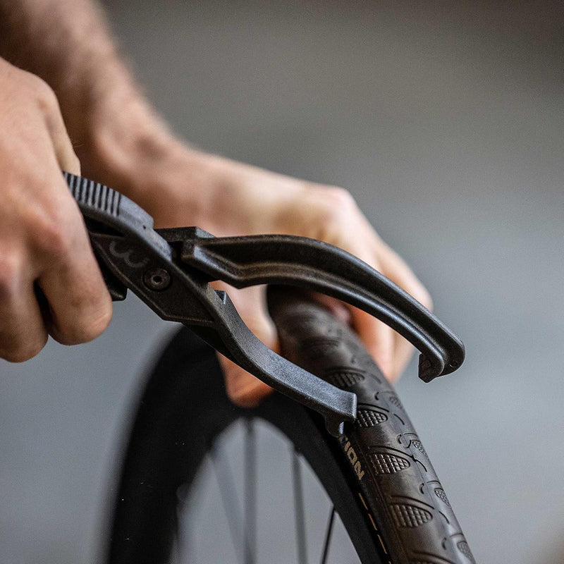 Laad afbeelding in Galerijviewer, BBB Cycling EasyTire Bandengereedschap voor montage voor fietsbanden, zwart
