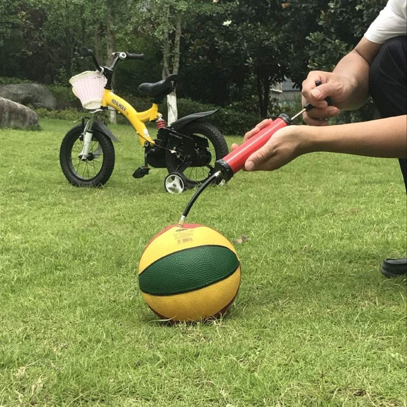 Load image into Gallery viewer, Ballenpomp met 4 ballenpompnaalden, 2 mondstukken en 1 slang voor voetbal, rugbybal, volleybal, basketbal, handbal, ballon, zwemband en andere opblaasbare ballen (rood) - happygetfit.com
