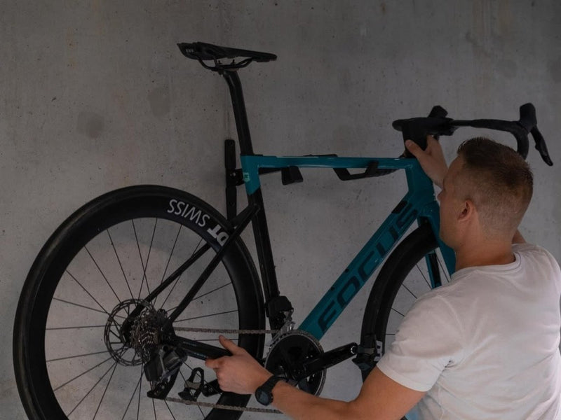 Laad afbeelding in Galerijviewer, BBB Cycling Bike Wall Mounts - Deluxe BTL-150 for Mountain and Road Bikes - happygetfit.com
