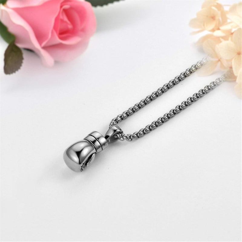 Laden Sie das Bild in Galerie -Viewer, Bokshandschoen ketting van roestvrij staal met hanger en karabijnsluiting – bokssieraden – sportketting - happygetfit.com
