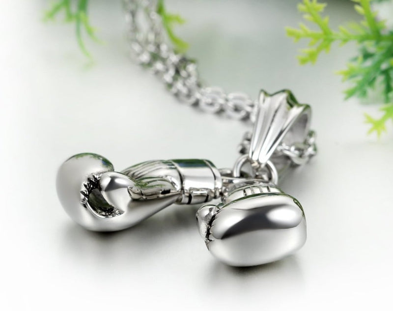 Laden Sie das Bild in Galerie -Viewer, Bokshandschoen ketting van roestvrij staal met hanger en karabijnsluiting – bokssieraden – sportketting - happygetfit.com
