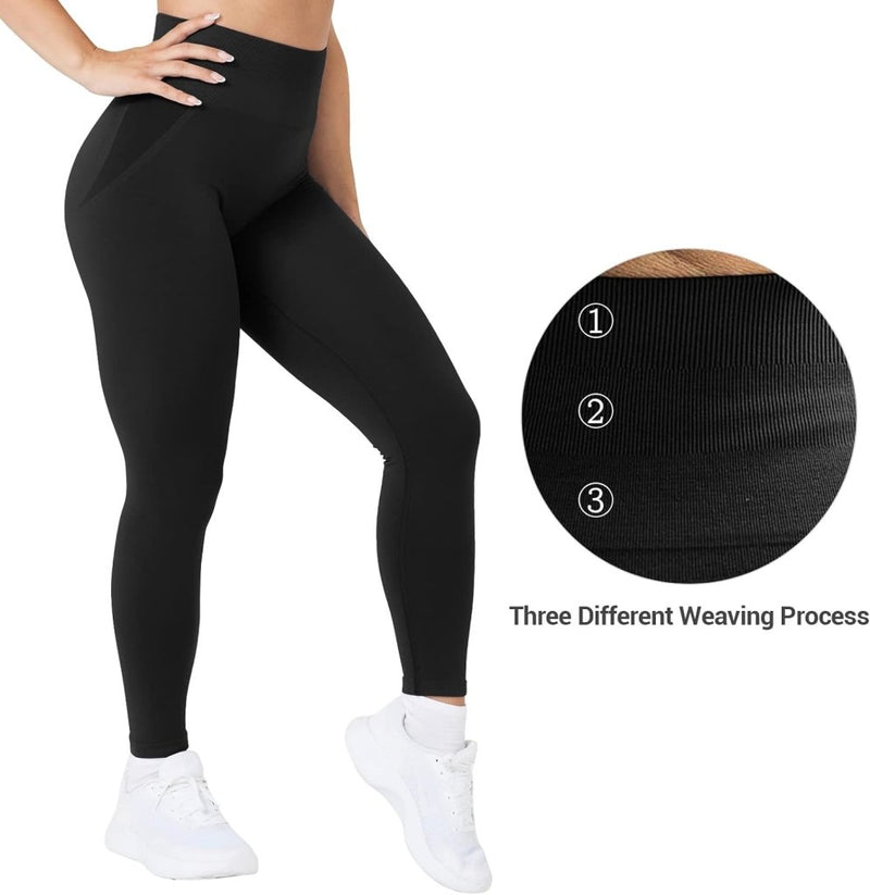 Load image into Gallery viewer, Een persoon in het zwart Ervaar ultiem comfort en stijl met onze compressie sportlegging en witte sneakers demonstreert drie verschillende weefprocessen voor het leggingmateriaal in een cirkelvormige inzet.
