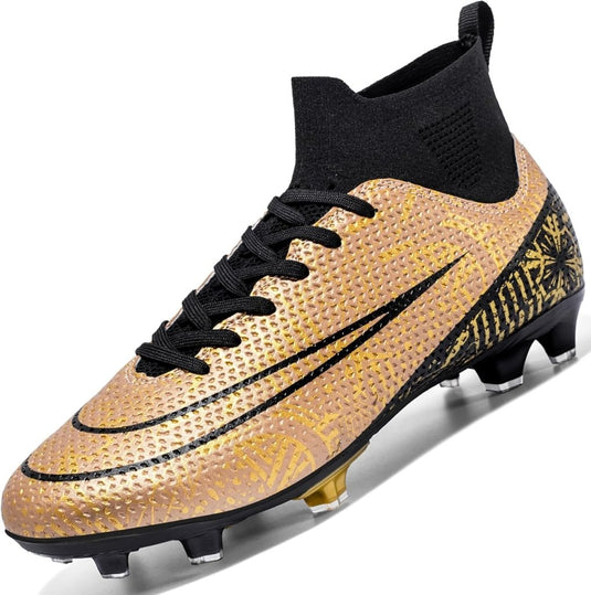 De goud-zwarte "⚽ Domineer het veld met deze hoogwaardige voetbalschoenen!" hebben een strak hoog ontwerp met zwarte veters en schoenplaatjes voor betere grip en stabiliteit.