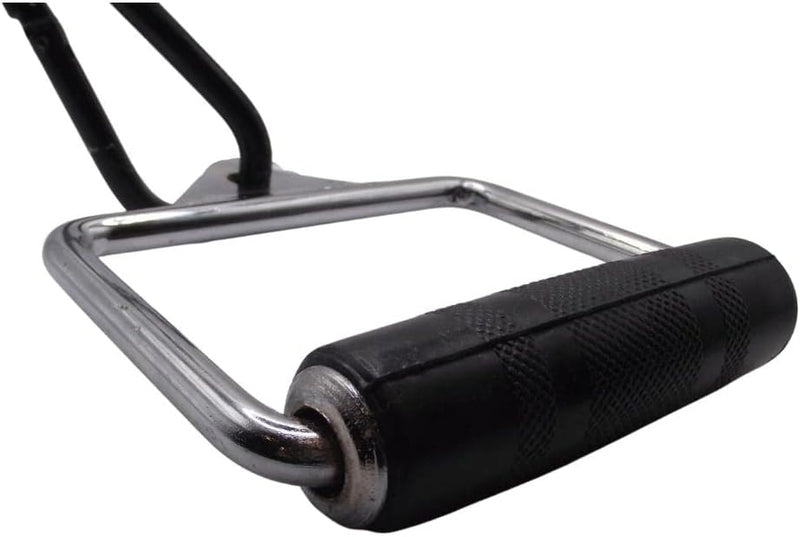 Laad afbeelding in Galerijviewer, Close-up van een Stijgbeugel D-vorm handvat voor krachtige fitness workouts met een zwarte rubberen grip, vaak gebruikt in kabelmachines, multigyms of andere fitnessapparatuur.
