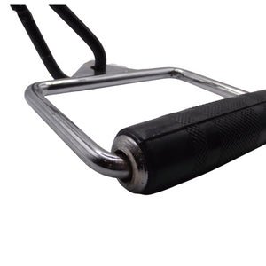 Een close-up van een metalen handvat met een zwarte grip, vergelijkbaar met de Stijgbeugel D-vorm handgreep voor krachtige fitnesstrainingen, ideaal voor gebruik op kabelmachines en multigyms.