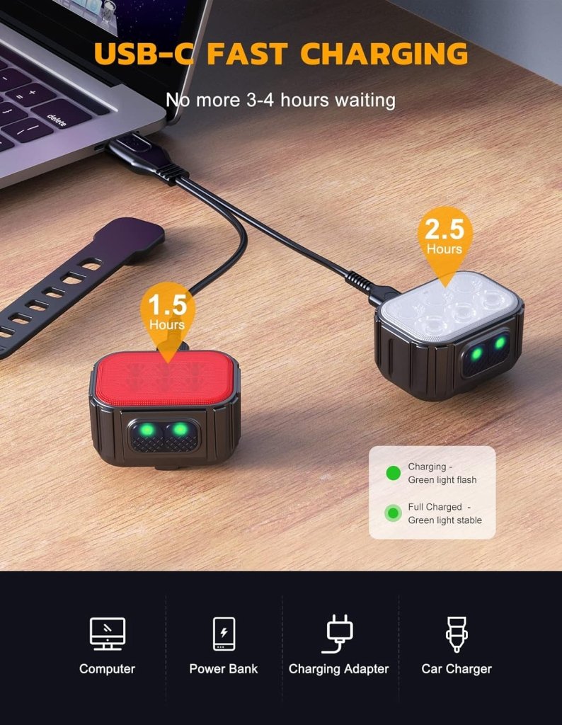 Laad afbeelding in Galerijviewer, Twee USB-C-apparaten worden opgeladen op een bureau met zwarte kabels; één na 1,5 uur en de andere na 2,5 uur. Groene lampjes geven de laad-/volledige status aan, wat de esthetiek van de werkplek verbetert en gadgets efficiënt oplaadt met onze Heldere oplaadbare fietsverlichting voor veiligheid in donkere omstandigheden.
