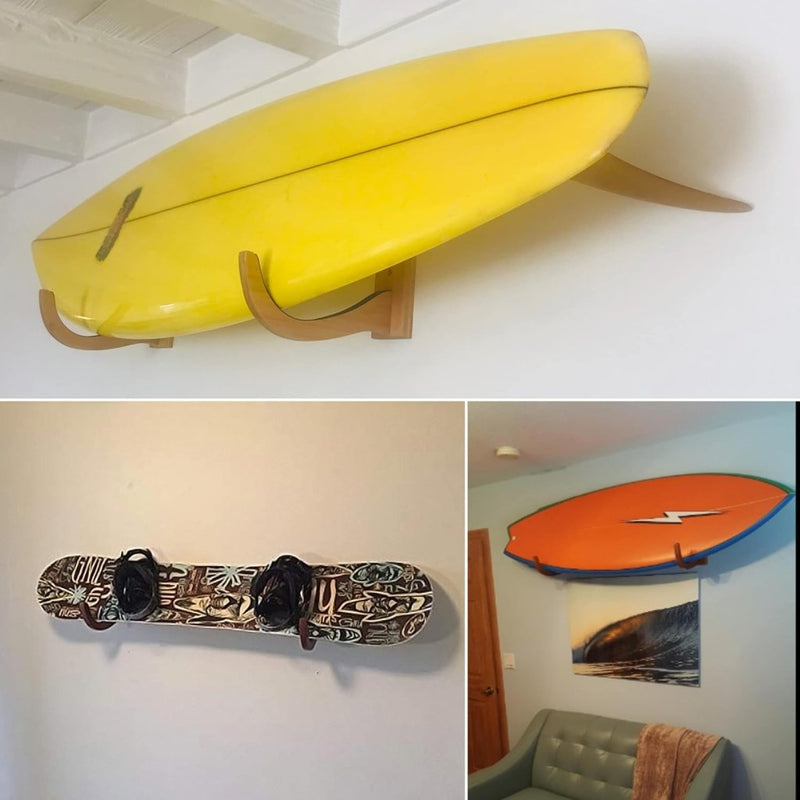 Load image into Gallery viewer, Elke muur toont een uniek board: een geel surfboard, een versierd snowboard en een oranje surfboard, allemaal gemonteerd met aparte rekken voor een elegante touch. Jouw surfplank verdient een stijlvolle display! 🏄‍♂️.
