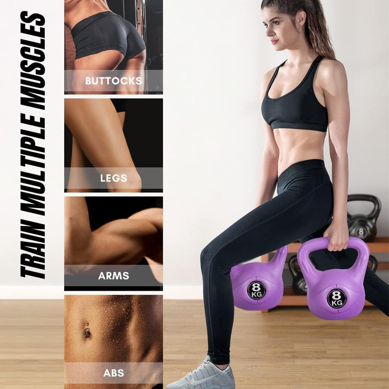 Load image into Gallery viewer, Een vrouw doet krachttraining met twee paarse kettlebells van 8 kg, met een ergonomische handgreep. De tekst in de buurt markeert de beoogde spiergroepen: billen, benen, armen, buikspieren. &quot;Train Multiple Muscles&quot; wordt verticaal weergegeven.
