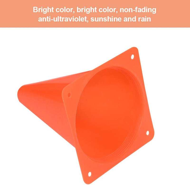 Load image into Gallery viewer, Het product, &quot;Verhoog je training met onze premium trainingskegels!&quot;, heeft felle, niet-vervagende oranje verkeerskegels met een vierkante basis en ronde opening, gemaakt van duurzaam PP-kunststof. Perfect voor blootstelling aan zon en regen, ze zijn ideaal voor voetbaltraining.
