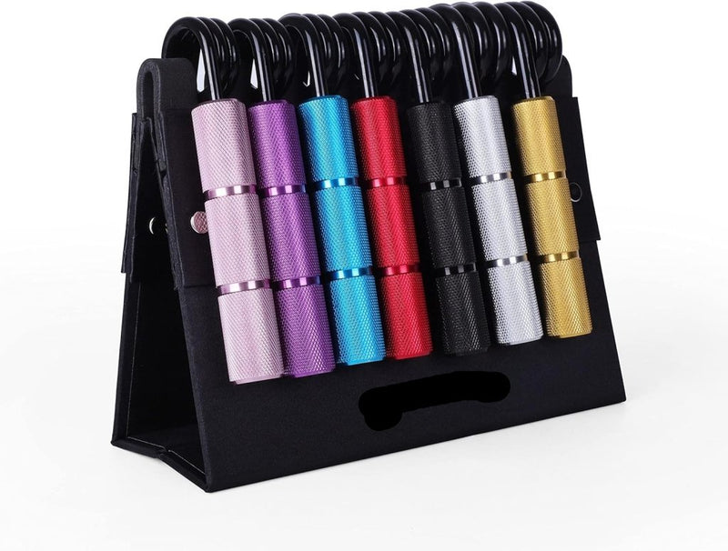Laad afbeelding in Galerijviewer, De &quot;Krijg krachtige handen met deze handgrijperset&quot; bestaat uit tien levendige, uniek gekleurde zaklampen op een strakke zwarte houder, perfect voor het verbeteren van de gripkracht tijdens revalidatieoefeningen. Elke zaklamp wordt geleverd met een zwarte riem voor extra veelzijdigheid en stijl.
