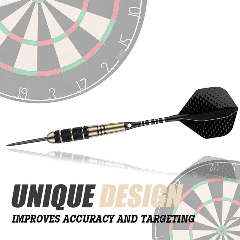 Laad afbeelding in Galerijviewer, Close-up van een dart uit de Professionele 3-pack stalen tip set (22g-27g) met getextureerde grip, hoge snelheidsvluchten en overlay op een dartbord. Tekst: &quot;Uniek ontwerp - Verbetert nauwkeurigheid en targeting.
