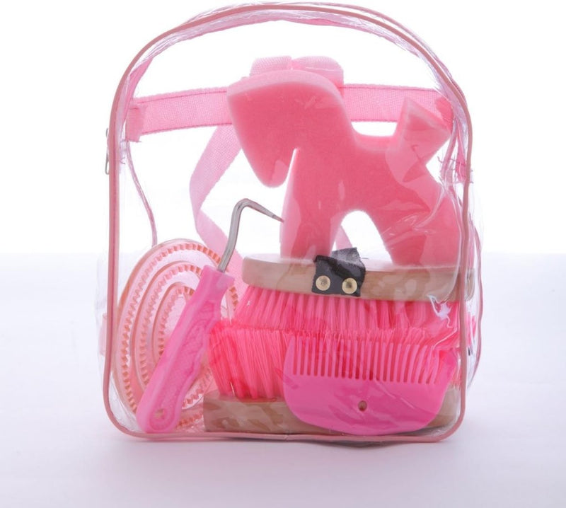 Load image into Gallery viewer, De roze transparante rugzak voor kinderen bevat een paardenpoetsset met roze paardenverzorgingsbenodigdheden zoals een paardenborstel, roskam en hoevenkrabber. Ideaal voor kinderen die geïnteresseerd zijn in kinderverzorging van paarden.
