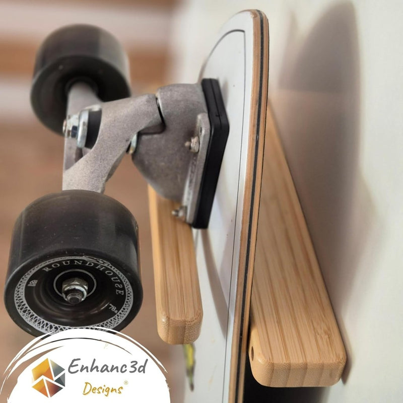 Load image into Gallery viewer, Skateboard wandhouder van bamboe voor skateboard longboard en snowboard – verticale boardhouder - happygetfit.com
