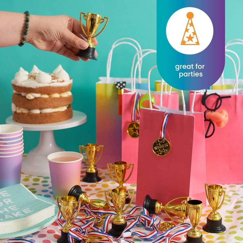 Laad afbeelding in Galerijviewer, THE TWIDDLERS 24 stuks trofeeën en medailles voor kinderverjaardagsfeest, schoolsport, toernooi en Halloween-kostuumfeesten, gastgeschenken en beloningen - happygetfit.com
