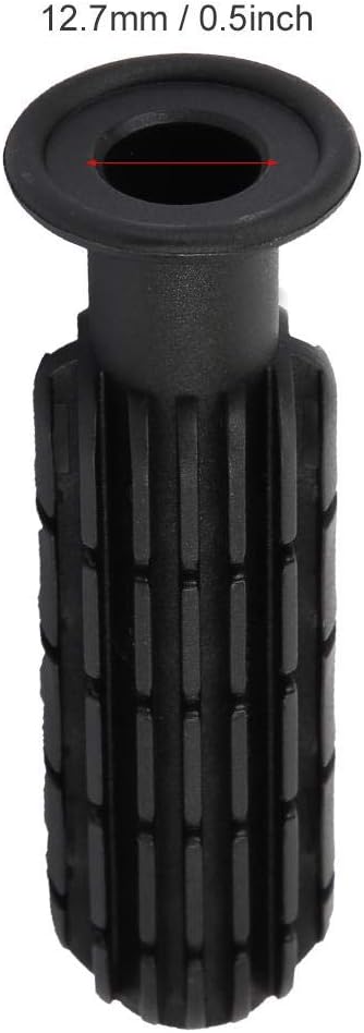 Het product is voorzien van een 12,7 mm (0,5 inch) zwarte rubberen handgreep met geribbelde, antisliptextuur, verticaal weergegeven op een witte achtergrond: ⚽ Verbeter je grip en controle met deze stevige tafelvoetbal handgrepen!.