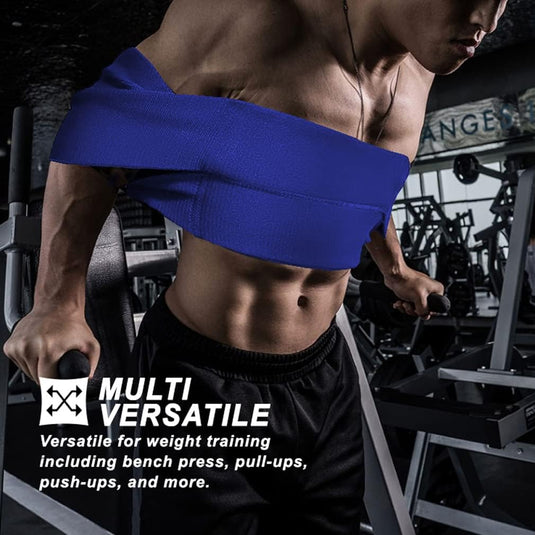 Iemand gebruikt Versterk je kracht en verbetering je prestaties met de ultieme bankdruk weerstandsband! 💪🔥 voor dips in de sportschool, waarmee de veelzijdigheid wordt gedemonstreerd voor oefeningen zoals bankdrukken en push-ups, waardoor uw krachttraining naadloos wordt verbeterd met progressieve weerstand.
