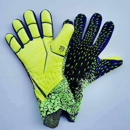 Een paar "De ultieme keepershandschoenen voor topprestaties! ⚽️" in geel en zwart, die uitstekende grip en bescherming bieden, op een lichtgrijze achtergrond.