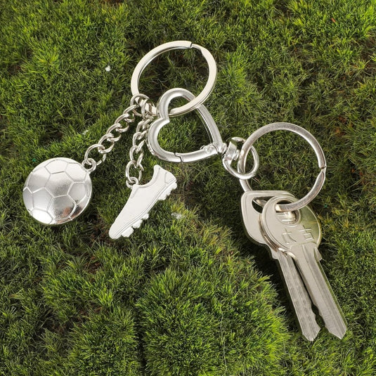 Voetbal sleutelhanger met schoen en bal zilver - happygetfit.com
