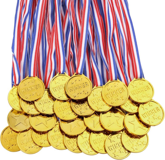 Winnaarsmedailles voor kinderen 28 stuks van lichtgewicht kunststof met gouden afwerking voor sportwedstrijden – kampioensmedailles – sportprijzen - happygetfit.com