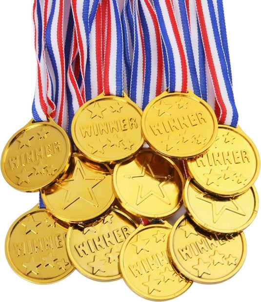 Winnaarsmedailles voor kinderen 28 stuks van lichtgewicht kunststof met gouden afwerking voor sportwedstrijden – kampioensmedailles – sportprijzen - happygetfit.com