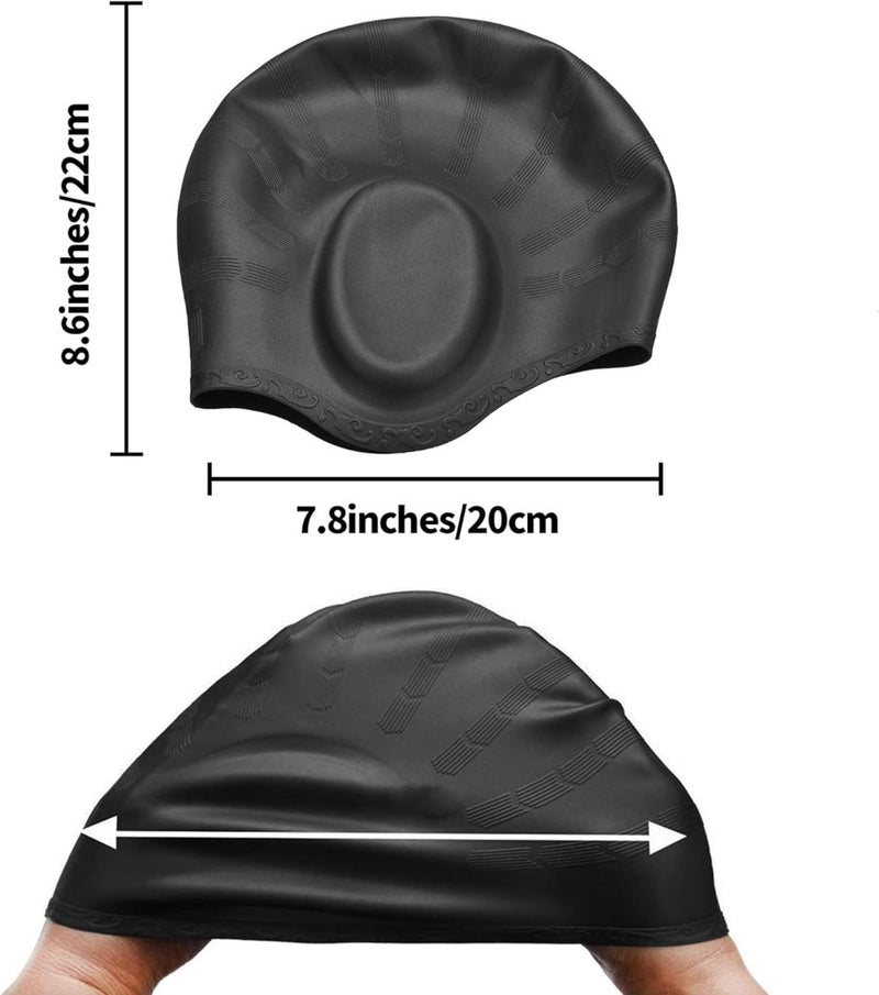 Load image into Gallery viewer, De 3D siliconen badmuts &quot;Zwem met plezier en comfort&quot; is zwart, zit comfortabel en is 8,6 inch hoog bij 7,8 inch breed. De afbeelding toont volledige en uitgerekte aanzichten, wat een uitstekende haarbescherming tijdens het zwemmen laat zien.
