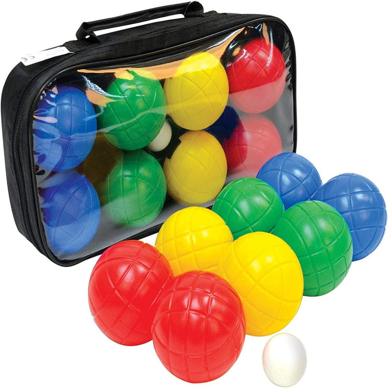 Laad afbeelding in Galerijviewer, In een doorzichtig zakje zit de &quot;Geniet van eindeloos plezier met onze kunststof jeu de boules-set&quot; met kleurrijke jeu de boules-ballen in rood, blauw, groen en geel. Buiten ligt een witte bal, ideaal voor familieplezier.
