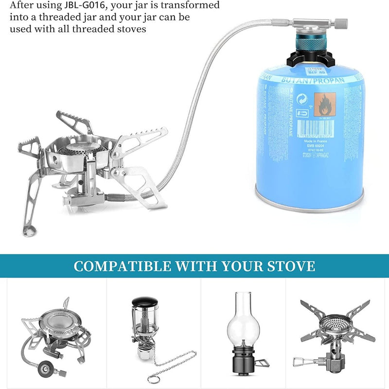 Load image into Gallery viewer, Een kampeerkooktoestel en een blauwe brandstoftank worden met een metalen slang verbonden met de Campingaz-adapter, &quot;de ultieme manier om te koken tijdens je kampeeravonturen.&quot; Hieronder worden verschillende compatibele kooktoestellen en lantaarns weergegeven op een witte achtergrond.
