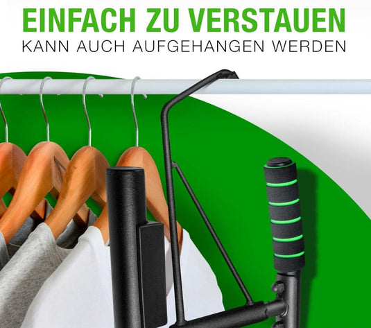 De optrekstang waarmee je thuis een complete workout krijgt, kan gemakkelijk worden opgeborgen en is voorzien van antislip handgrepen. Geschikt om op te hangen aan een kledingrek met houten hangers. Tekst erboven: "EINFACH ZU VERSTAUEN KANN AUCH AUFGEHANGEN WERDEN.