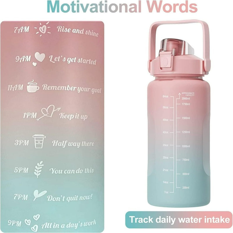 Load image into Gallery viewer, De ultieme 2 liter waterfles voor een gezonde levensstijl - Roze, met inspirerende tijdmarkeringen van 7.00 tot 21.00 uur. Voorzien van inspirerendede teksten zoals &quot;Keep it up&quot; en &quot;Don&#39;t quit now!&quot;, plus een schaal om je dagelijkse waterinname bij te houden. BPA-vrij voor gezondere hydratatie.
