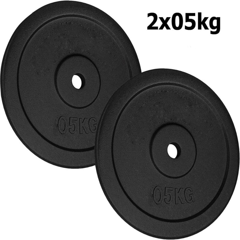 Load image into Gallery viewer, Twee zwarte, ronde gietijzeren halterschijven, elk gemarkeerd met 05 KG, worden naast elkaar getoond. Deze duurzame accessoires beloven uw training te verbeteren met een stevige constructie en betrouwbare prestaties, waardoor ze de perfecte aanvulling zijn op uw homegym of sportschool.
