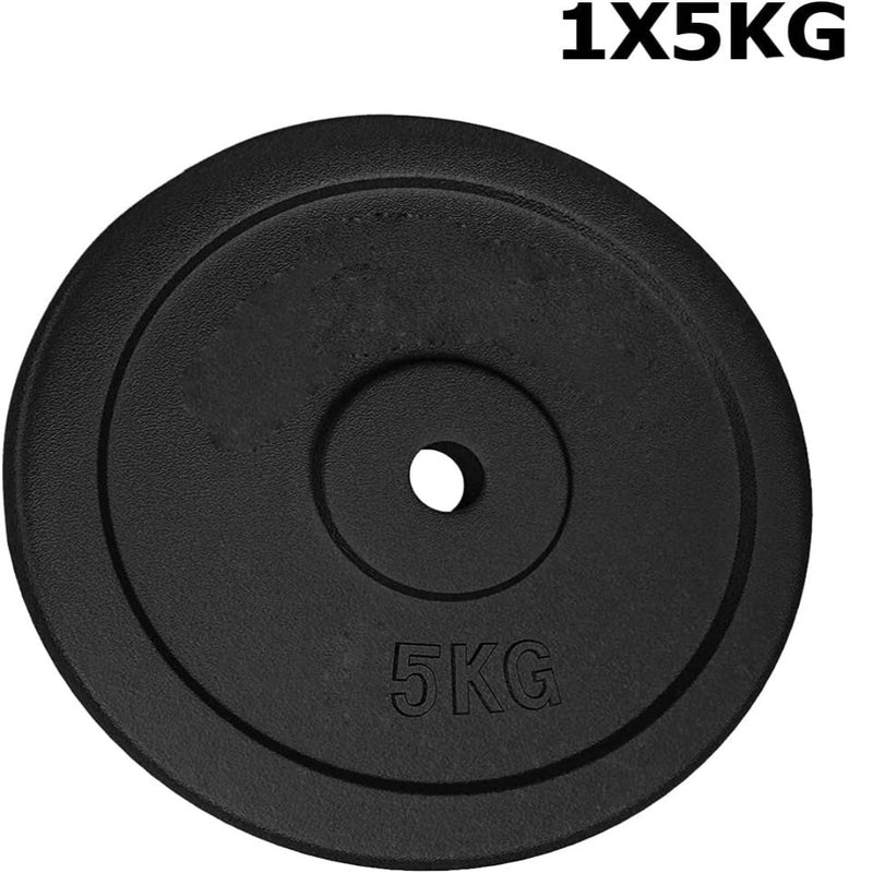 Load image into Gallery viewer, Een zwarte gietijzeren halterschijf van 5 kg met centraal gat, ideaal voor fitness- en krachttraining. Als duurzaam fitnessaccessoire is het ontworpen om op verschillende halters te passen en uw trainingsroutine te verbeteren. Met de perfecte naam: &quot;Gietijzeren halterschijven: de perfecte aanvulling voor je homegym of sportschool.
