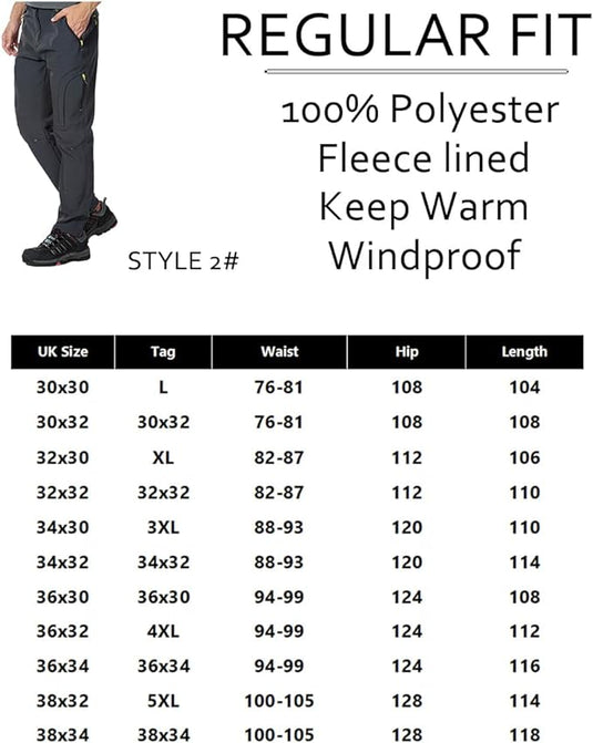 Afbeelding van een zwarte, met fleece gevoerde broek met winddichte, ademende kenmerken met het label "Regular Fit", verkrijgbaar in de Britse maten L-5XL met gedetailleerde afmetingen. Ideaal als wandel- en skibroek door zijn waterafstotende kwaliteit, de "Houd je warm en comfortabel in de koude met de heren wandel en skibroek!.