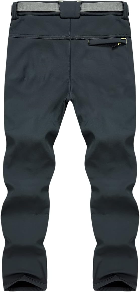 Laad afbeelding in Galerijviewer, Achteraanzicht van het donkergroene &quot;Houd je warm en comfortabel in de koude met de heren wandel en skibroek!&quot; met een grijze tailleband, een achterzak met ritssluiting en gevouwen details. Gemaakt met waterafstotende, winddichte en geweven stof voor optimaal outdoorcomfort.
