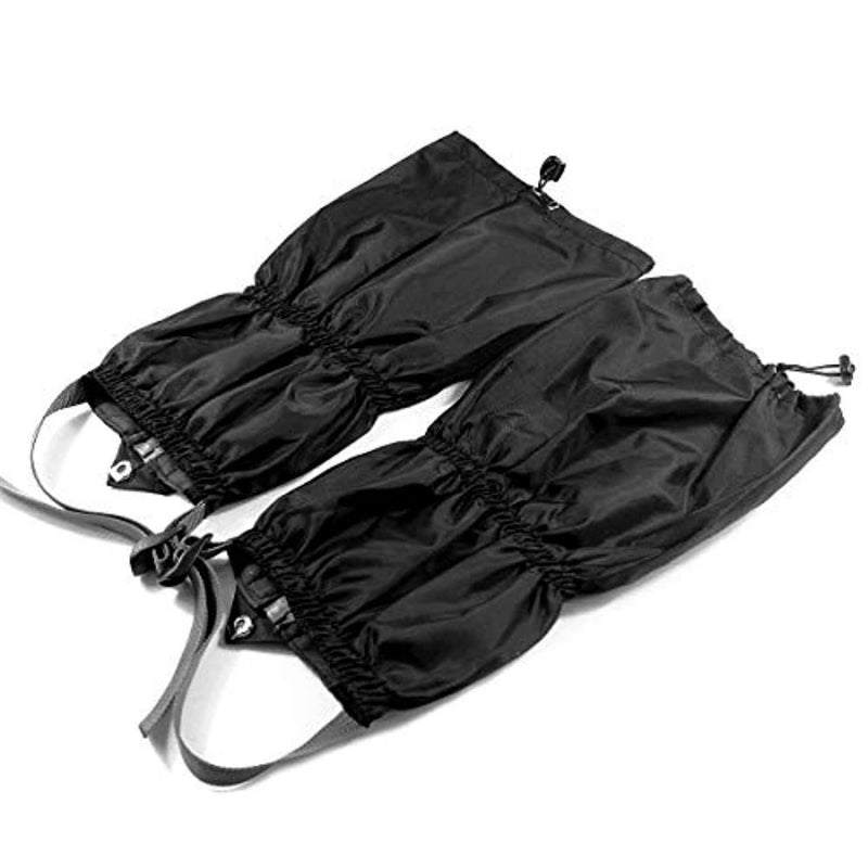 Load image into Gallery viewer, De &quot;Gaiters: Bescherm je benen tijdens je outdooravonturen&quot; zijn zwarte, waterdichte beenkappen met verstelbare banden en elastische banden, ontworpen om de benen te beschermen tegen vocht en vuil.
