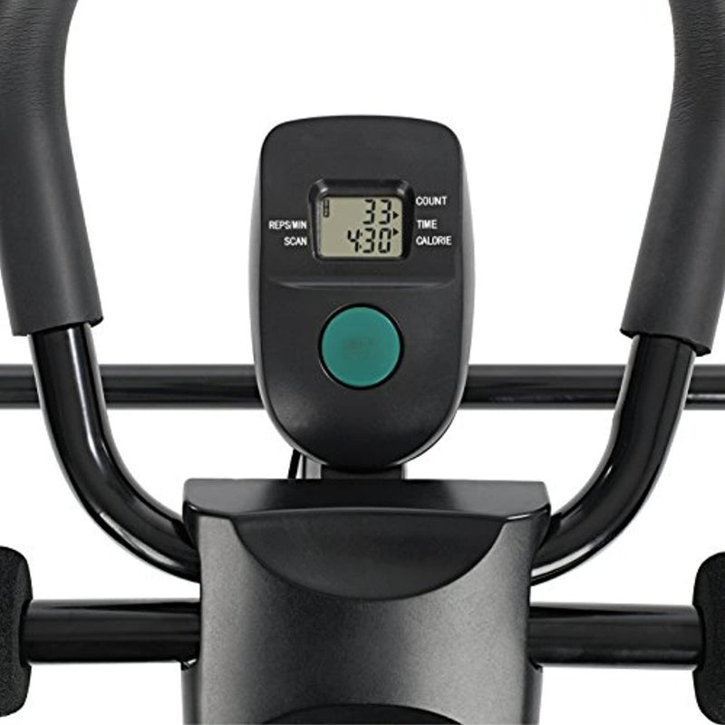 Load image into Gallery viewer, Een close-up van het Professioneel trainingsapparaat: de ultieme oplossing voor thuisfitness display toont 33 reps/min, 4:30 minuten en calorietelling. Zwarte handgrepen en een groene knop voor instelbare moeilijkheidsgraden zorgen voor een op maat gemaakte workoutervaring.
