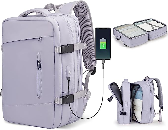 Laad afbeelding in Galerijviewer, De &quot;De ultieme reisrugzak voor elk avontuur&quot; is een lichtgrijze rugzak van duurzaam polyester met een externe USB-oplaadpoort. Hij beschikt over meerdere compartimenten, waaronder een laptopvak voor voldoende opbergruimte. Bevat een afbeelding van een telefoon die is aangesloten op de lader.
