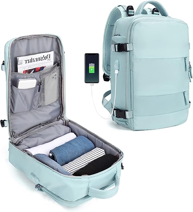 Laad afbeelding in Galerijviewer, De &quot;De ultieme reisrugzak voor elk avontuur&quot;, gemaakt van duurzaam polyester, is lichtblauw en voorzien van een USB-oplaadpoort. Het organiseert efficiënt kleding en apparaten binnenin, terwijl het een strak uiterlijk behoudt wanneer het gesloten is.
