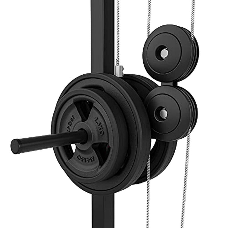 Load image into Gallery viewer, Close-up van de &quot;Sport je lichaam tot perfectie met de sport cable crossover machine&quot;, met Europese topkwaliteit. Deze zwarte uitrusting is voorzien van zichtbare kabels, ronde gewichten, halterschijven en katrollen, wat de diverse trainingsmogelijkheden benadrukt.
