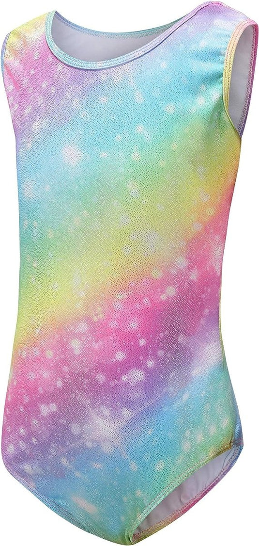 Turnpakjes voor meisjes: laat je dochter schitteren op het sportveld. Dit veelkleurige mouwloze turnpakje, versierd met een regenbooggradiënt en sterpatronen, biedt comfort en stijl voor turntraining.