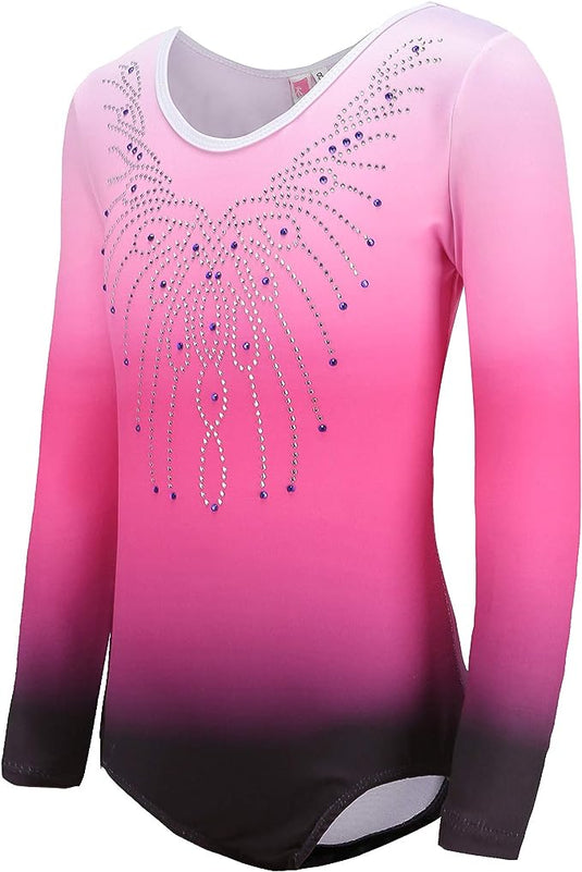 Het "Turnpakjes voor meisjes: laat je dochter schitteren op het sportveld" turnpakje is een roze en zwarte ombre lange mouw met een ronde hals, met ingewikkelde strasspatronen. Het is perfect voor training en biedt meisjes vertrouwen in stijlvolle en comfortabele sportkleding.