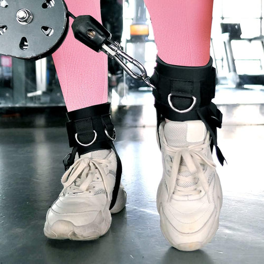 Close-up van een persoon in roze leggings en witte sneakers met 